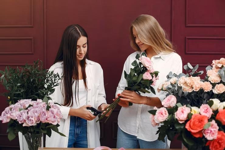 florist makes beautiful bouquet studio 1157 28394